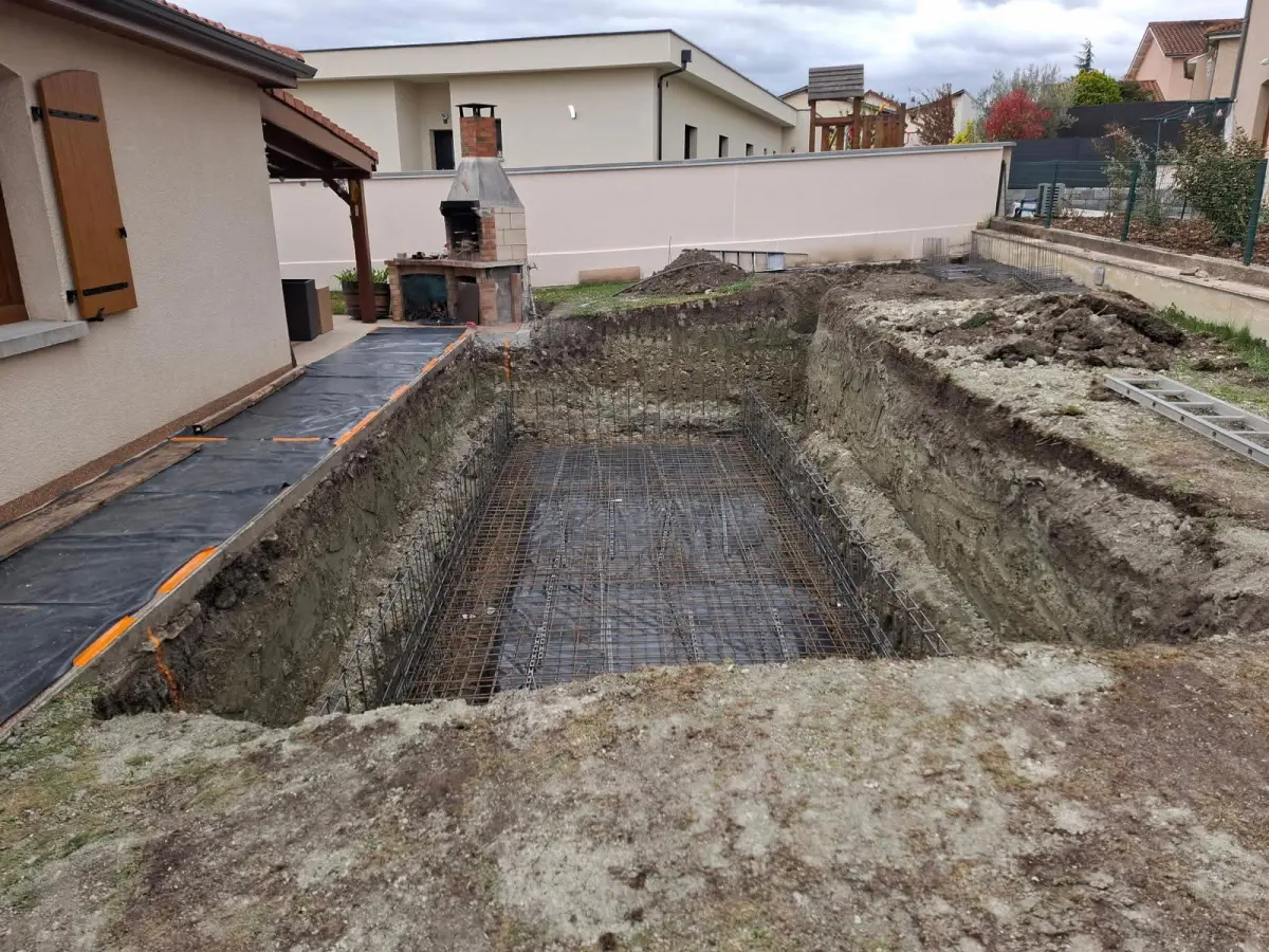 Piscine béton 7,5 x 2,9 à Cébazat