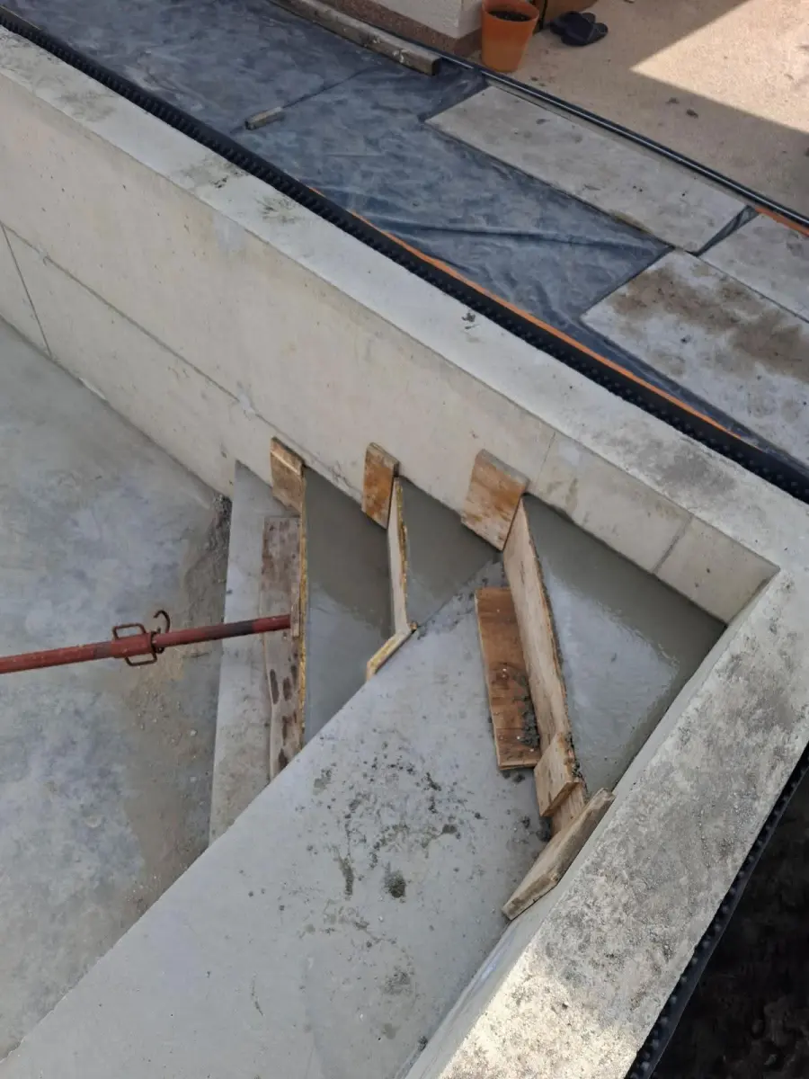 Piscine béton 7,5 x 2,9 à Cébazat