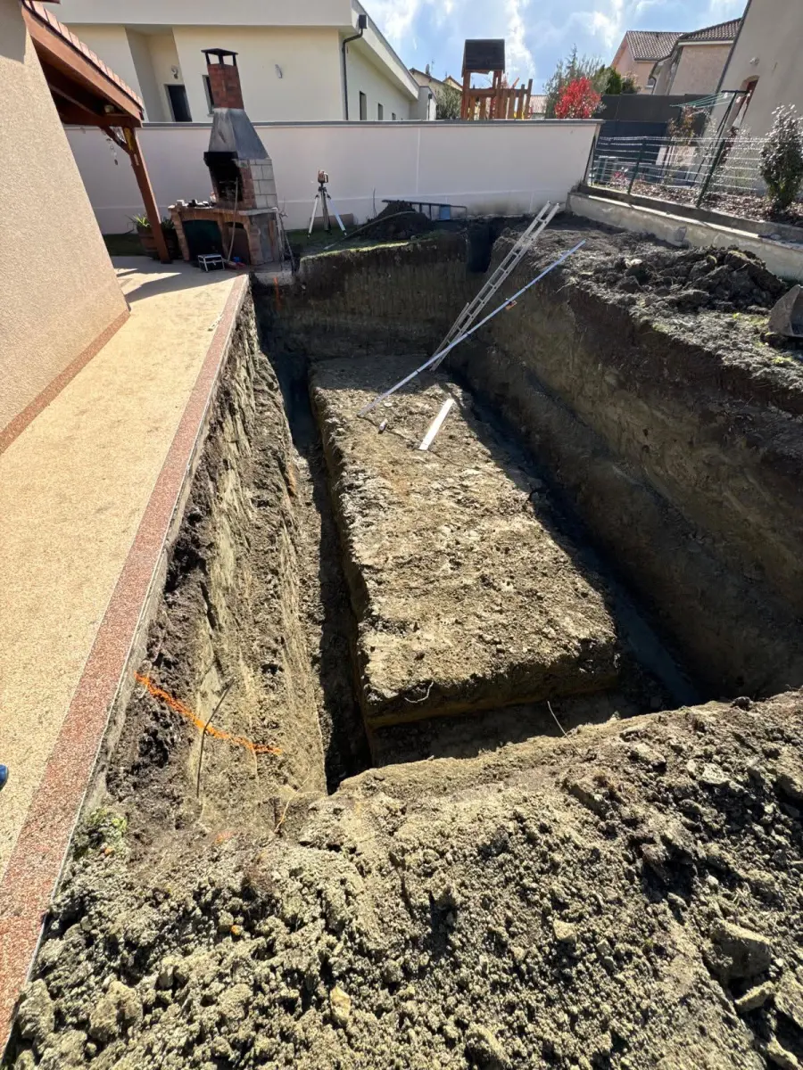 Piscine béton 7,5 x 2,9 à Cébazat
